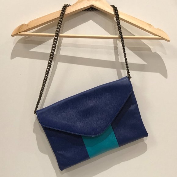J.CREW 100% Leather Blue Clutch with chain - Picture 4 of 9